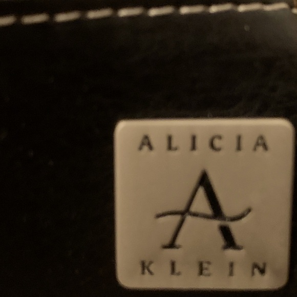 Anne Klein Tote with large capacity - laptop carrying case. Many compartments! - Picture 2 of 7